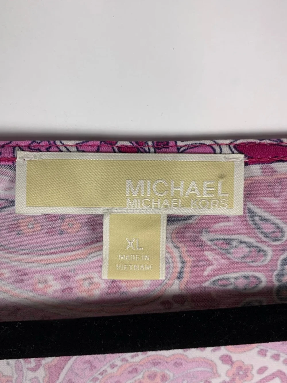 Michael Kors Women’s Top Pink Paisley V Neck Split Sleeve Gold Hardware